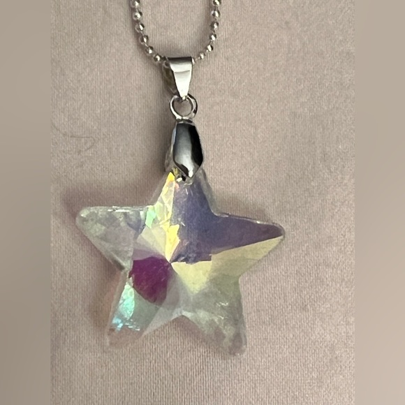 GORGEOUS IRIDESCENT STAR ON BEAUTIFUL SILVER BALL CHAIN - Picture 7 of 8